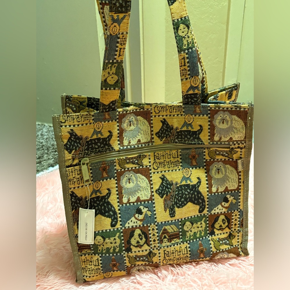 Charming Green Patterned Tote Bag - Picture 7 of 9